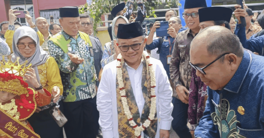 Guru Tetap Penting, Teknologi Tak Bisa Gantikan Peran
