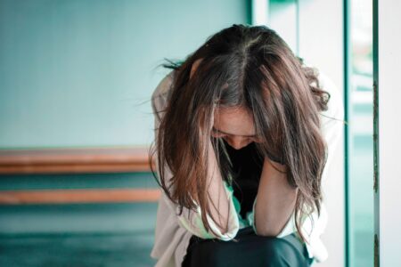 Kesehatan Mental: Tantangan Tersembunyi Masa Kini