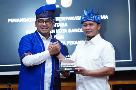 Pekanbaru Bandung Teken MoU untuk Menuju Kota Metropolitan